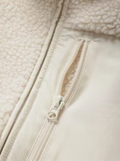 Atrium-Janker -Modekleidung Geschäft EC23 6175 DH