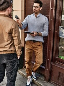 Reporter-Pullover -Modekleidung Geschäft EC23 6473 DF