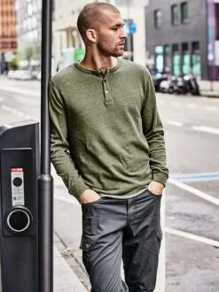 Flausen-Henley -Modekleidung Geschäft EC23 7278 DE