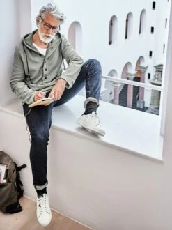 Hoodie Mi30nd -Modekleidung Geschäft EC23 7585 DF 1