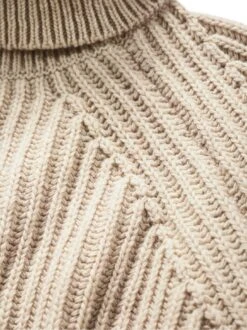 Kurator-Wollrolli -Modekleidung Geschäft EC23 7966 DH