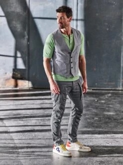 Paulos Weste -Modekleidung Geschäft EC24 6187 DB 1