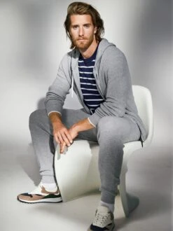 Walk-like-an-Egyptian-Jogger -Modekleidung Geschäft EC24 6400 DE 1