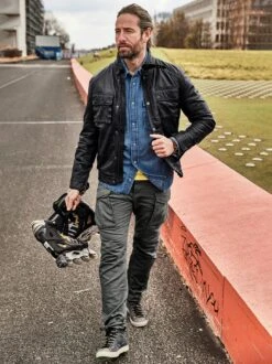 Abenteuer-Sommercargo -Modekleidung Geschäft EC24 6480 DD 1