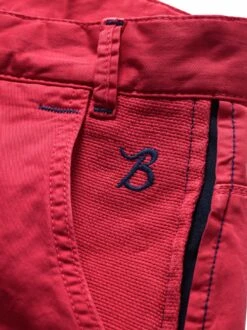 Valentinos Cargo -Modekleidung Geschäft EC24 6491 DH