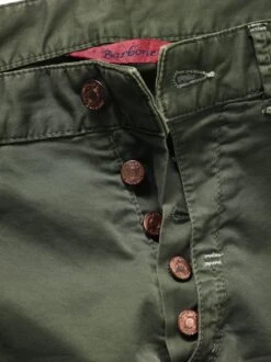 Valentinos Cargo -Modekleidung Geschäft EC24 6492 DG