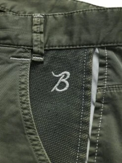 Valentinos Cargo -Modekleidung Geschäft EC24 6492 DH