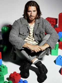 Valentinos Cargo -Modekleidung Geschäft EC24 6493 DF