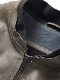 Auf-Messers-Schneide-Blouson -Modekleidung Geschäft EC24 6510 DI 1