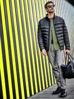 Ultraleichte Steppjacke -Modekleidung Geschäft EC24 6512 DE