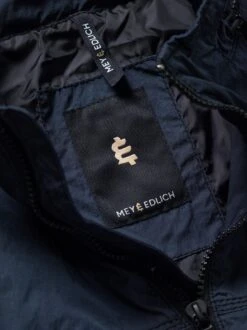 Day-Pack-Jacke -Modekleidung Geschäft EC24 6536 DG