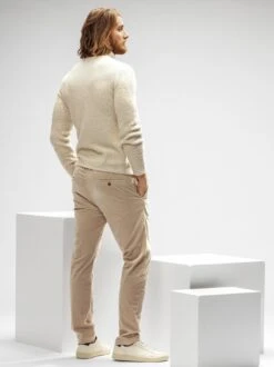 Geschichten-Cordchino -Modekleidung Geschäft EC24 6782 DF