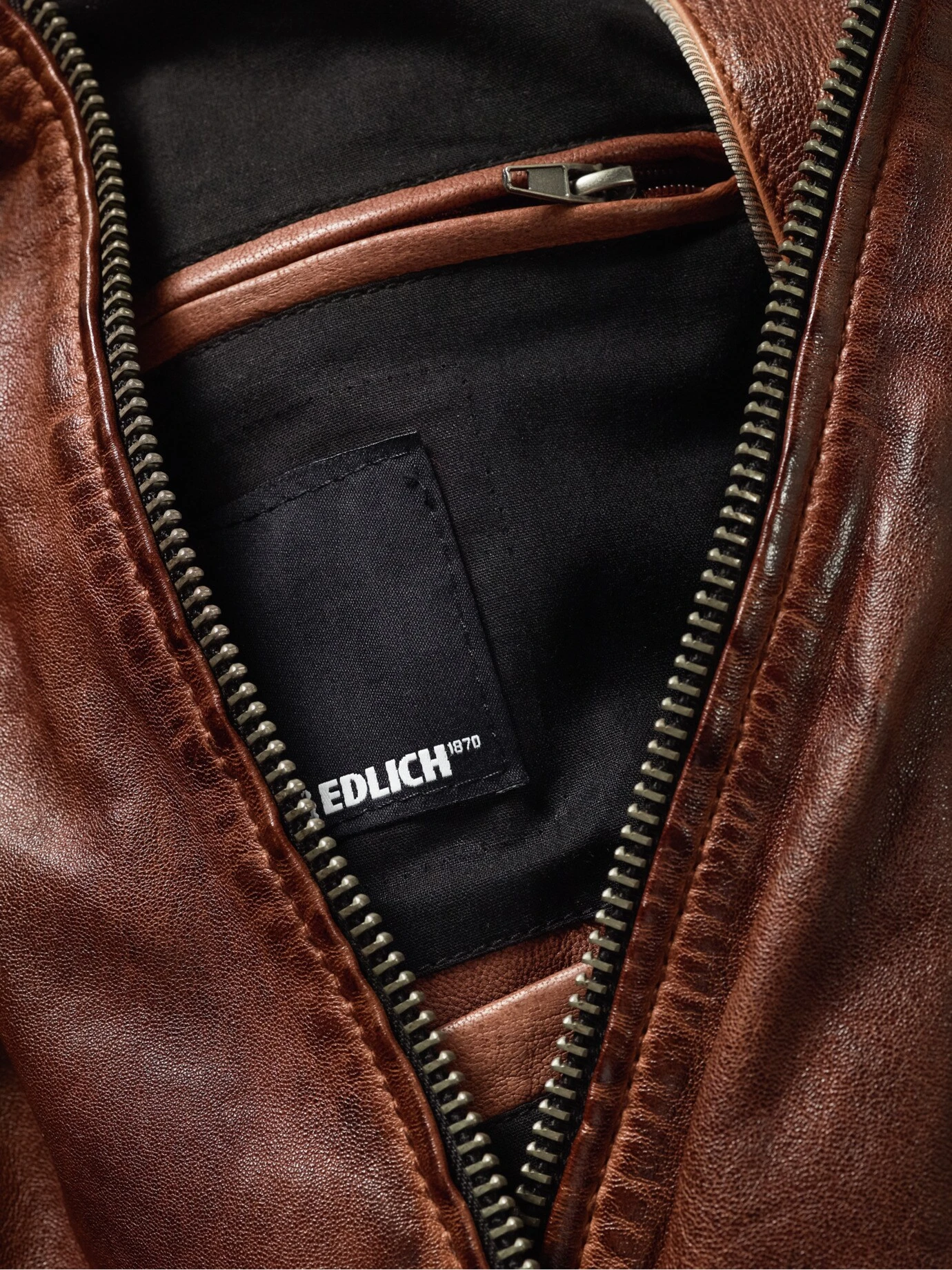 Gebrannte Bikerjacke 5 Gebrannte Bikerjacke – Bild 5