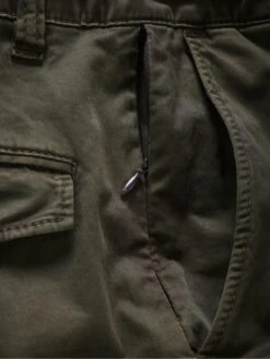 Projekt-Cargo -Modekleidung Geschäft EC24 7184 DI