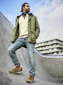 Urbaner Sommerparka -Modekleidung Geschäft EC24 7649 DC