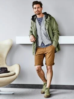 Urbaner Sommerparka -Modekleidung Geschäft EC24 7649 DD 1