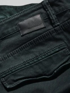 Kompagnon-Cargo -Modekleidung Geschäft EC24 7703 DG