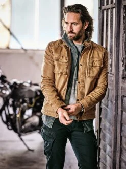 Kompagnon-Cargo -Modekleidung Geschäft EC24 7704 DB