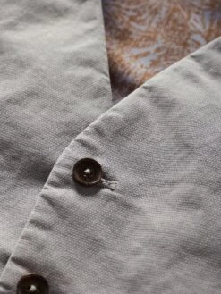 Pordenone-Weste -Modekleidung Geschäft EC24 7960 DG 1