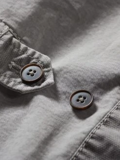 Pordenone-Weste -Modekleidung Geschäft EC24 7960 DH 1