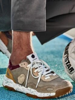 Recycled Sneaker -Modekleidung Geschäft EC25 7717 DE