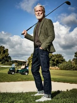 Der Bronze-Gürtel -Modekleidung Geschäft EC29 4712 DC